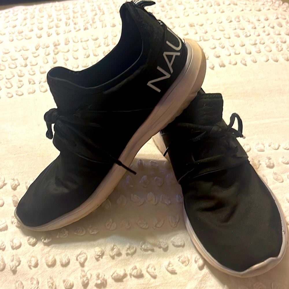 Nautica women’s causal sneakers